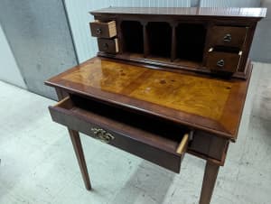 Antique style writing desk.