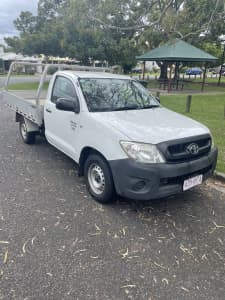 2010 Toyota Hilux Workmate 5 Sp Manual C/chas