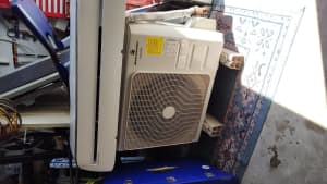 Kelvinator Split System Air conditioner 