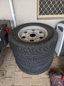 3x Tires and rims 225/75 R16