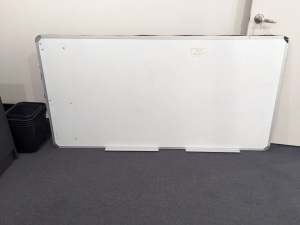 Whiteboard 915cm x 1800cm