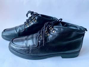 Hush Puppies black leather ankle boots fleece-lined. Size 9/Eu 40