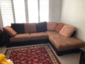 2.5 seater   chaise sofa