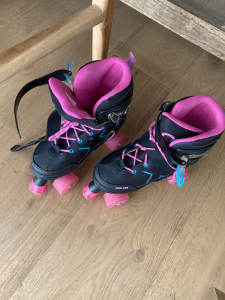 ROLLER SKATES, SIZE 3-6, USED TWICE