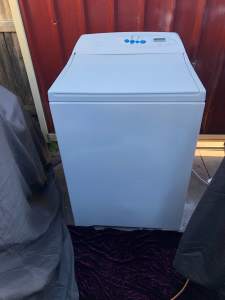 Fisher/Paykel intuitive washing machine in fabulous working condition.
