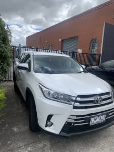 Toyota Kluger rent 7 seater