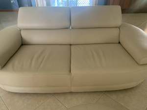 Wanted: 2 seater Leather lounge