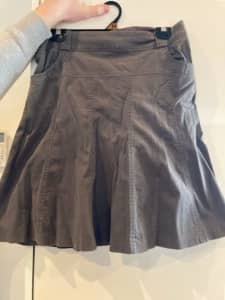 Smart Casual Pleat Skirt Tara Jarmon Paris