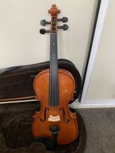 Stentor 1/4 violin, as new condition with case, bow, shoulder rest
