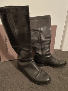 Country Road ‘Lilli’ leather boots. Size 40.5