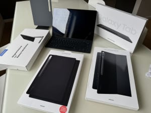 Samsung Tab S9 Ultra 1TB plus many accessories
