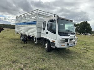 Isuzu Cattle Truck