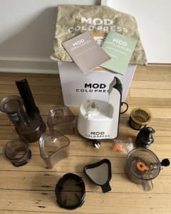 MOD Cold Press Juicer (White) and Wellness Bundle