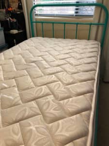 CLEAN AND COMFY QUALITY KING SINGLE BED WITH A MATTRESS & TOPPER