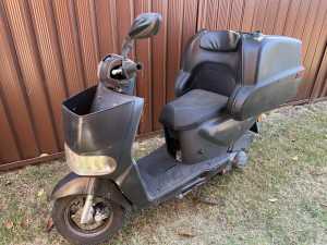 2015 Scooter ZN125cc ex food delivery runs rides stops NO REGO $150