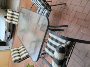 FREE 6 SEAT OUTDOOR SETTING VGC SOUTH FREO