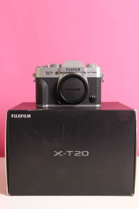 Fuji X-T20 Silver Mirrorless Camera 24.3MP 4k Video w BOX EXCELLENT!!