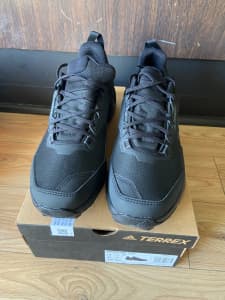 Adidas TERREX Black Shoes size 41