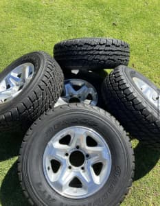 Toyota land cruiser rims and tyres brand new