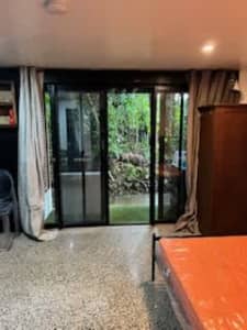Self contained studio unit in Cairns North