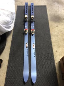 Kastle snow skis