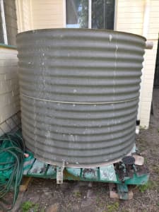 Second hand water tank