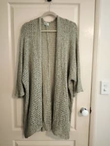 Bijou Eclipse Crochet Kimono. One size.
