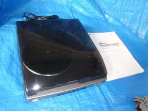 Turntable Sony ps-J20 with amplifier pre-amp (switchable)