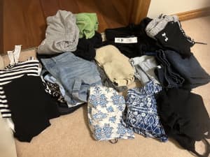 Bundle of 30 pieces of girl teen clothing. As new