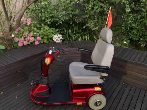 Ultimate 3 Mobility Scooter (in pristine condition)