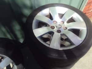 Alloy rims for Holden Commodore with tyres