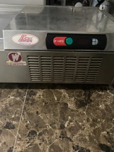 pizza bar fridge