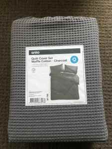 Queensized grey bedspread/doona for sale