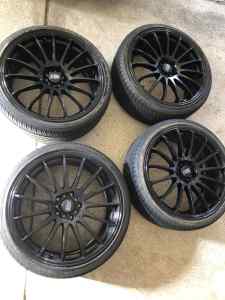 19 inch gloss black wheels n tyres