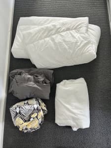 Full Ikea bedding set for single bed