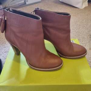Ted Baker Tan Brown Boots 9.5AU