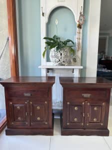 .2x WIDE Bedside Table* Solid Wood* Beautiful Hardware 