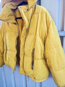 Mustard yellow Zara Puffer Jacket with Hood(zips into collar) SZ S