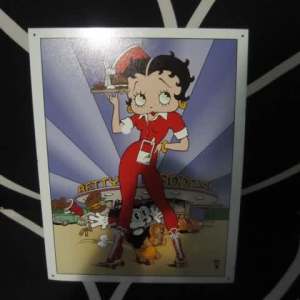 BETTY BOOP ON ROLLER SKATES TIN SIGN- LARGE
