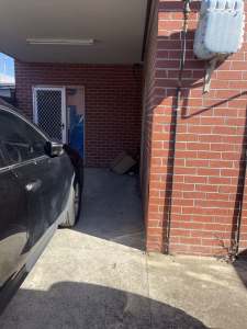 1 Bed Unit close to Springvale 3171 Station 300PW all incl