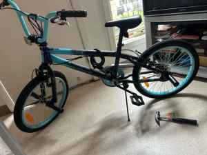 Kid bycicle with 50cm wheel, free helmet and tyre pump in Magill