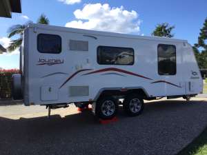 2015 Jayco journey in excellent condition with ensuite