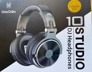 Heaphones. One Odio Studio DJ Headphones