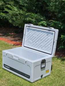 Esky/Icebox/Cooler in as new condition.