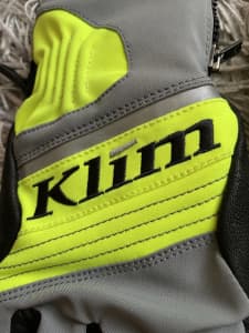 Klim motorcycle gloves gortex small