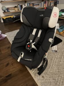 Britax Platinum Pro Car Seat from newborn until 4