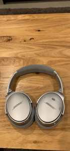 Surround Sound Headphones - Bose Quiet Comfort II