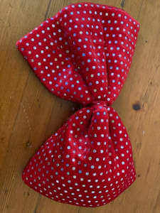 Bow tie. Over-sized, novelty bow tie. As new condition. Ormond.