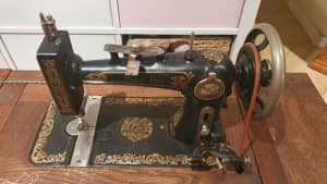 RARE John Martin Busy Bee Treadle Sewing Machine 1920-30 Singer style
