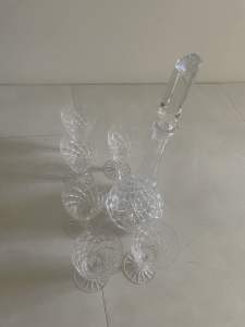 Crystal decanter with 6 matching wine glasses